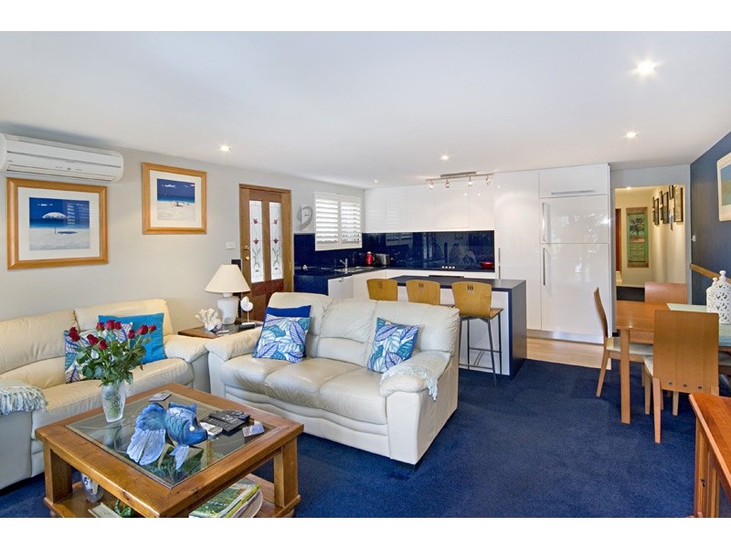 1/11 Lynn Ave, Point Frederick NSW 2250