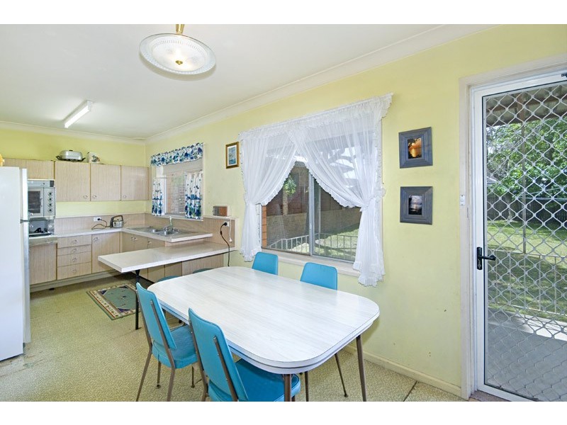 27 Bangalow Street, Ettalong Beach NSW 2257