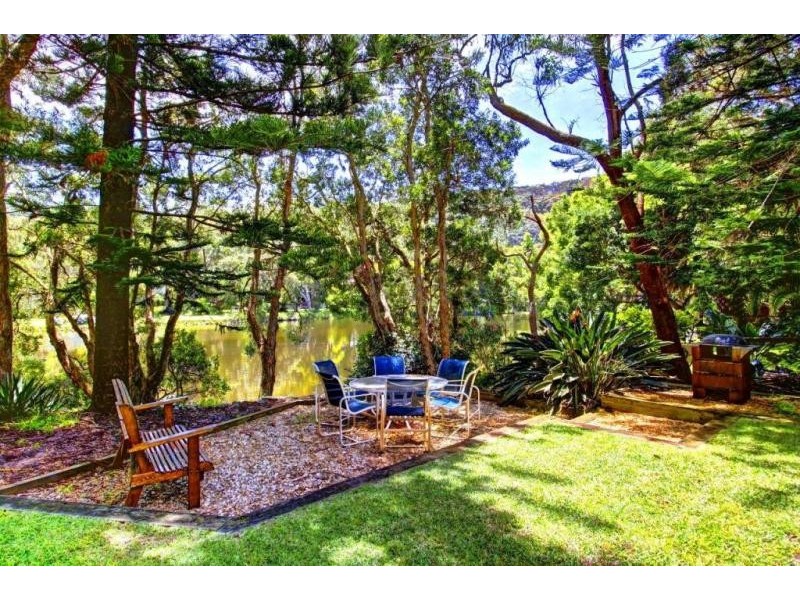 33 Coral Crescent, Pearl Beach NSW 2256