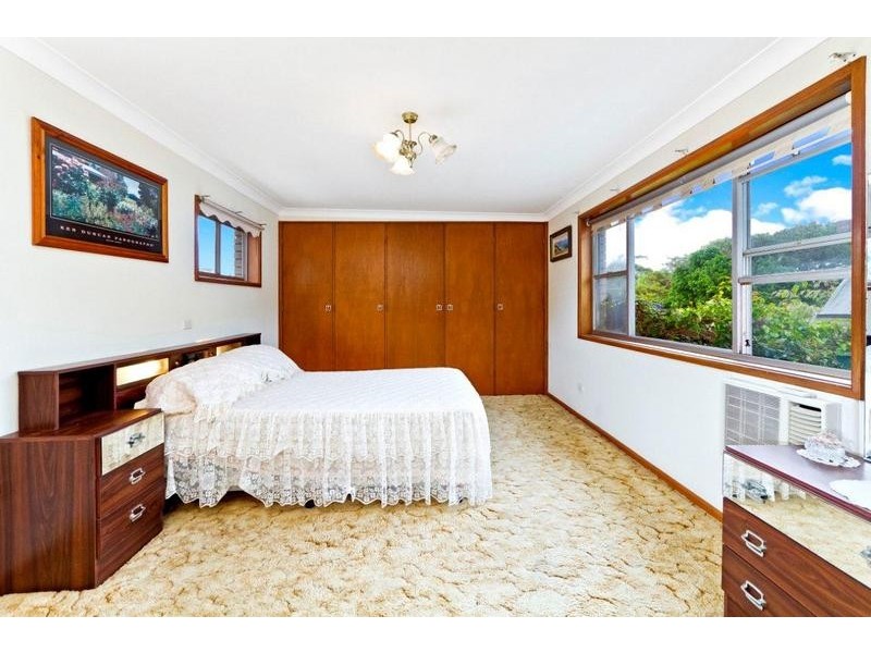 11 Reserve Drive, Bateau Bay NSW 2261