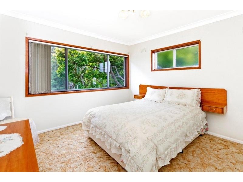 11 Reserve Drive, Bateau Bay NSW 2261