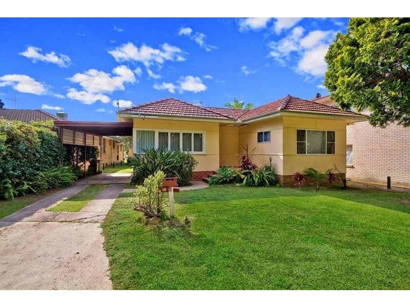 12 Reserve Drive, Bateau Bay NSW 2261