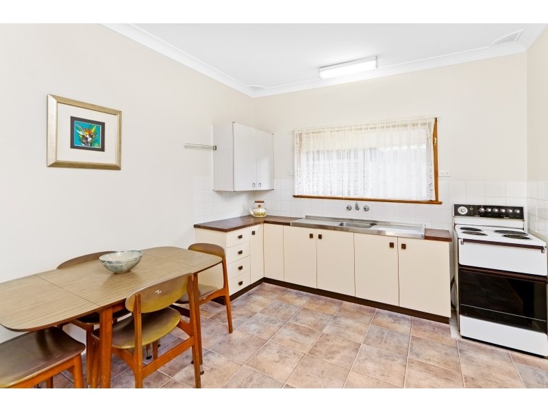 12 Reserve Drive, Bateau Bay NSW 2261