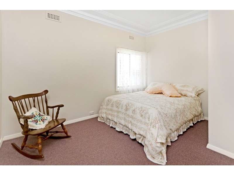 12 Reserve Drive, Bateau Bay NSW 2261