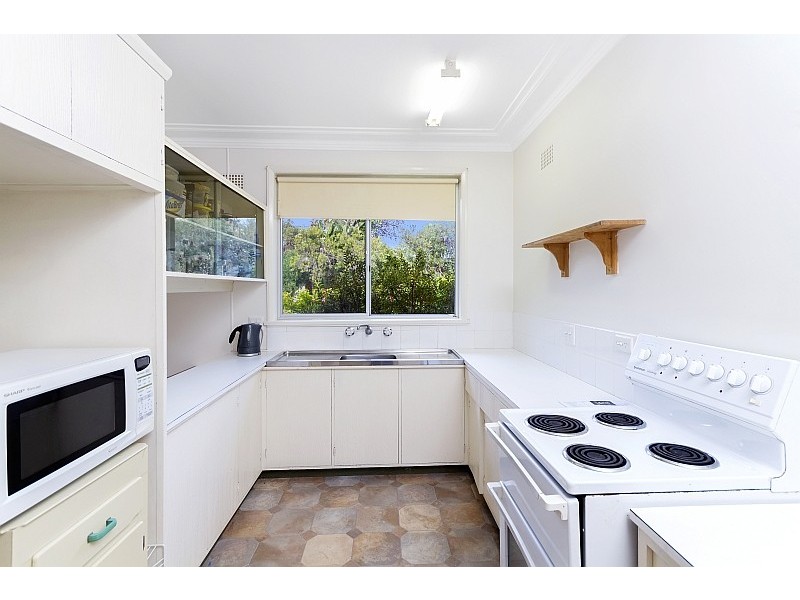 13 Reserve Drive, Bateau Bay NSW 2261