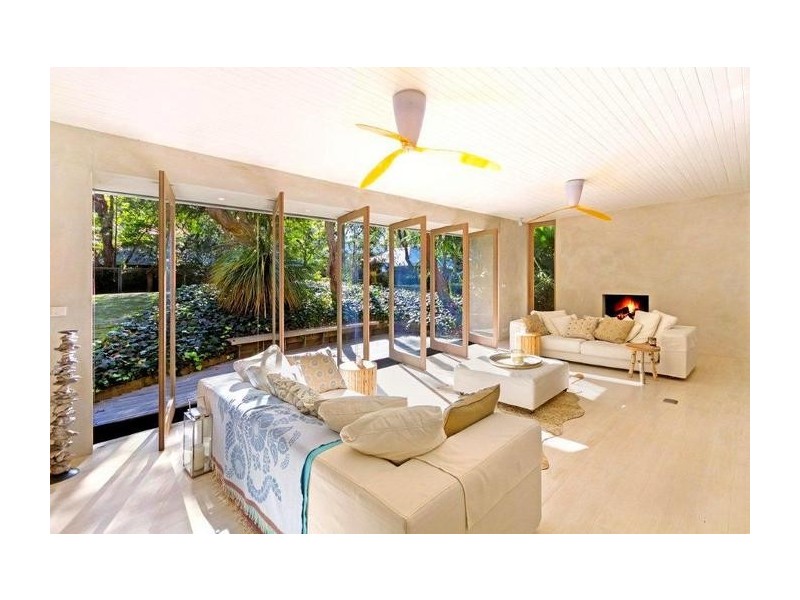 4 Pearl Beach Drive, Pearl Beach NSW 2256