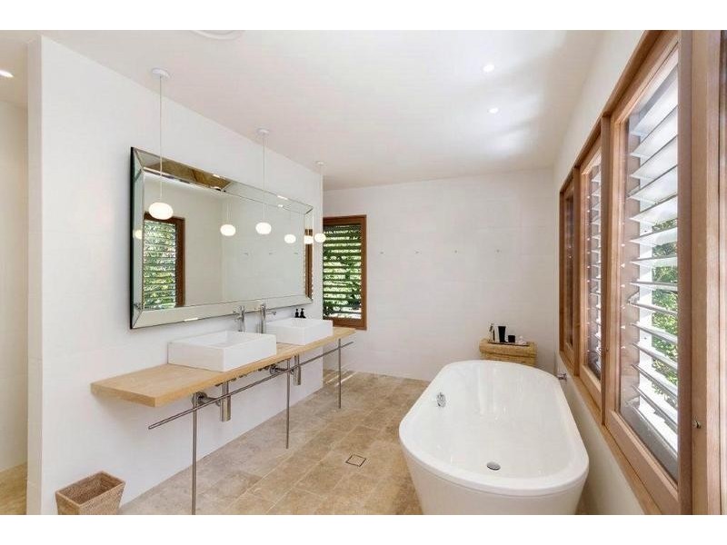 4 Pearl Beach Drive, Pearl Beach NSW 2256