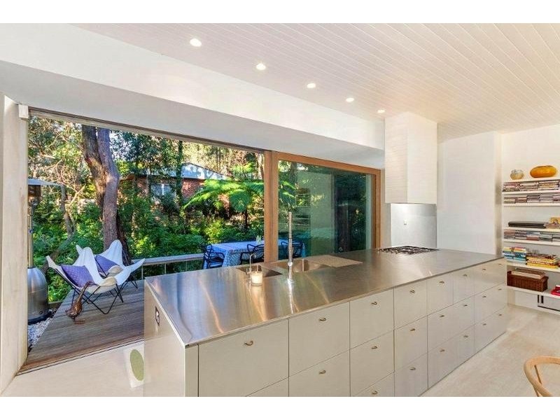 4 Pearl Beach Drive, Pearl Beach NSW 2256