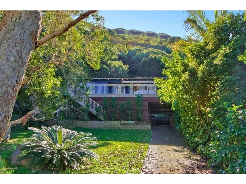 8 Beryl Boulevarde, Pearl Beach NSW 2256