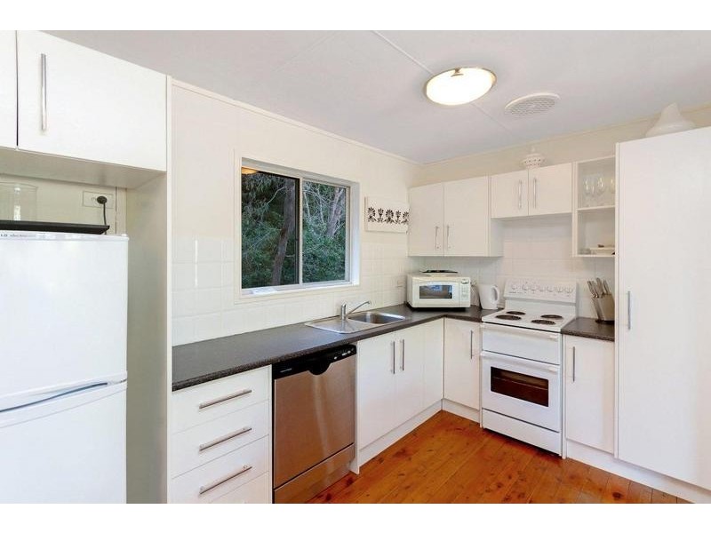 8 Beryl Boulevarde, Pearl Beach NSW 2256