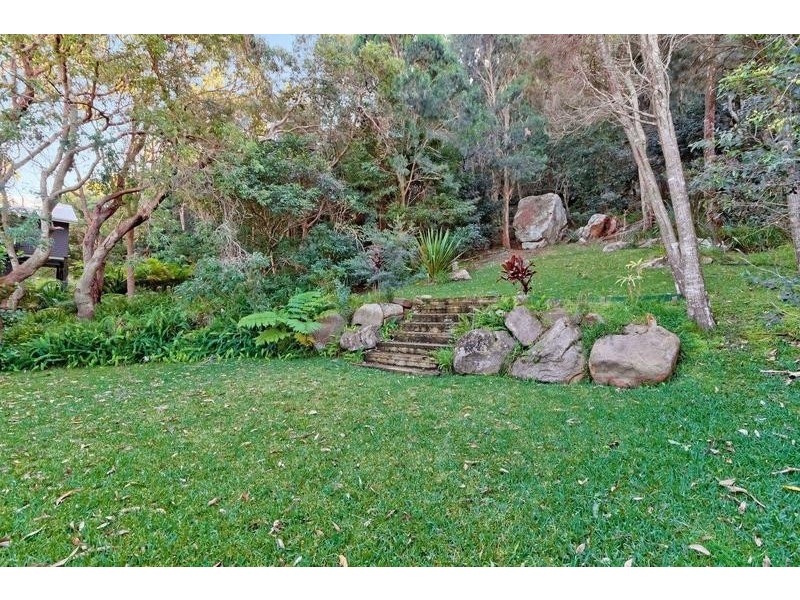 8 Beryl Boulevarde, Pearl Beach NSW 2256