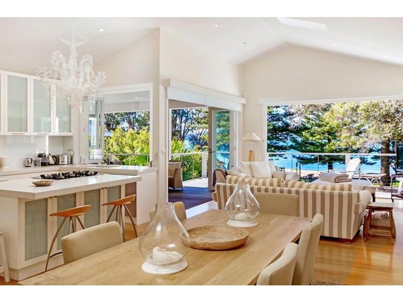 6 Pearl Parade, Pearl Beach NSW 2256