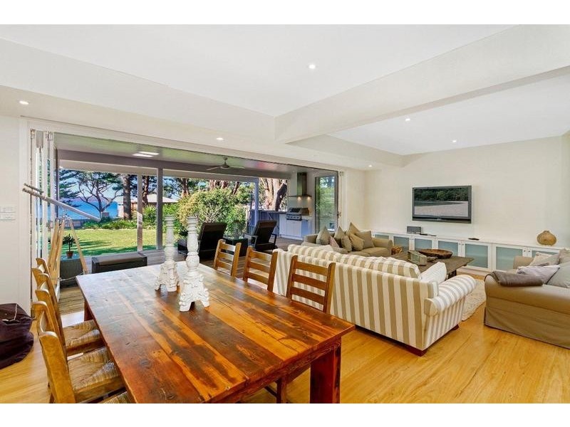 6 Pearl Parade, Pearl Beach NSW 2256