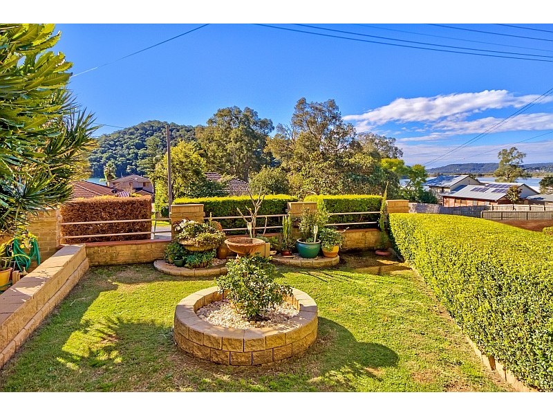 10 Taylor Street, Woy Woy Bay NSW 2256