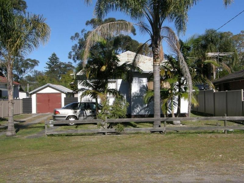 4 Warrigal Street, Blackwall NSW 2256