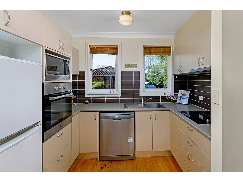 3 Lismore Ave, Woy Woy NSW 2256