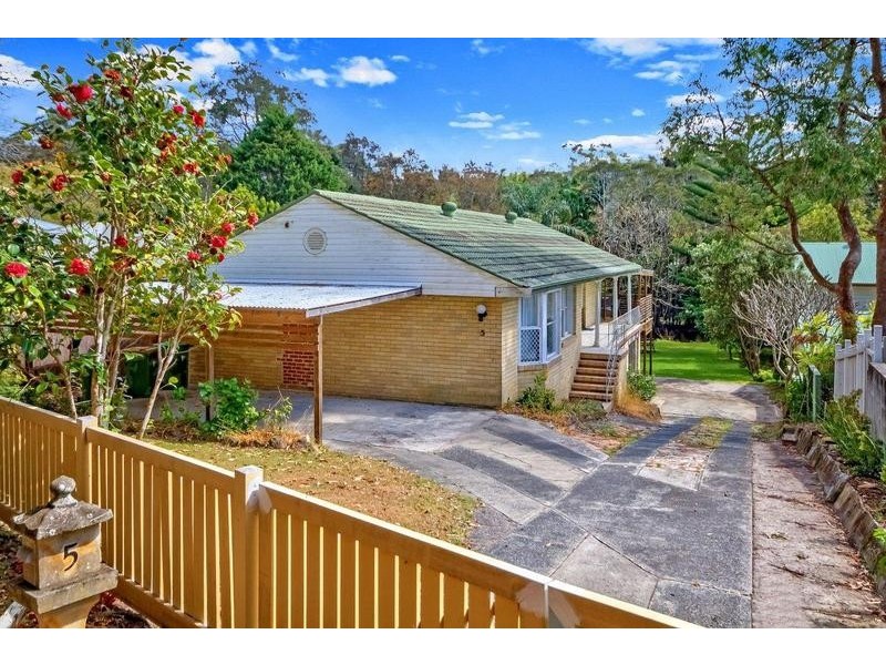 5 Crystal Avenue, Pearl Beach NSW 2256