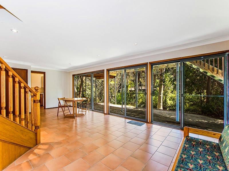 9 Crystal Avenue, Pearl Beach NSW 2256