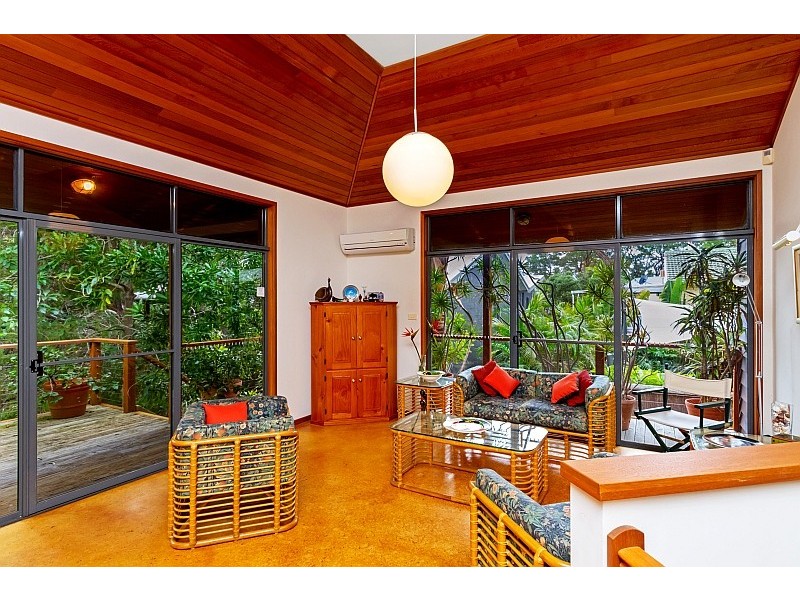 9 Crystal Avenue, Pearl Beach NSW 2256