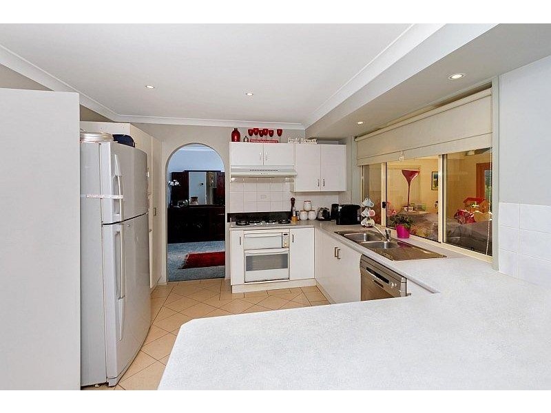 52 Singleton Road, Point Clare NSW 2250