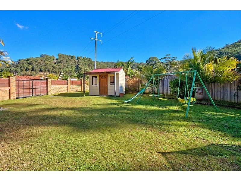 52 Singleton Rd, Point Clare NSW 2250