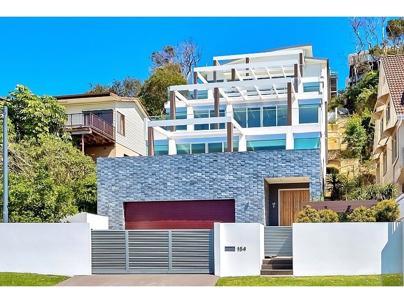 154 Avoca Drive, Avoca Beach NSW 2251