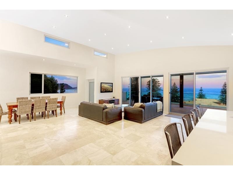 154 Avoca Drive, Avoca Beach NSW 2251