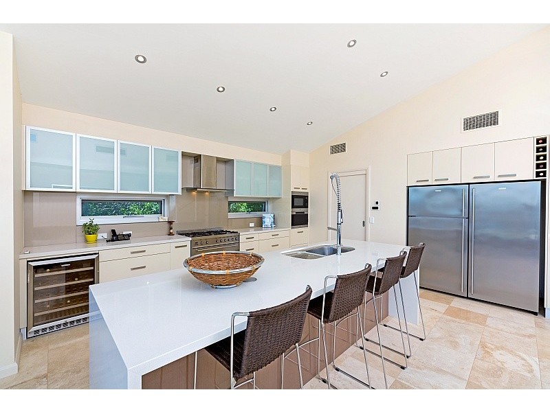 154 Avoca Drive, Avoca Beach NSW 2251