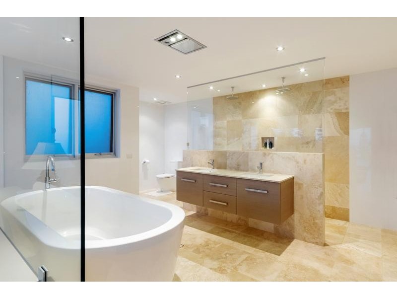 154 Avoca Drive, Avoca Beach NSW 2251