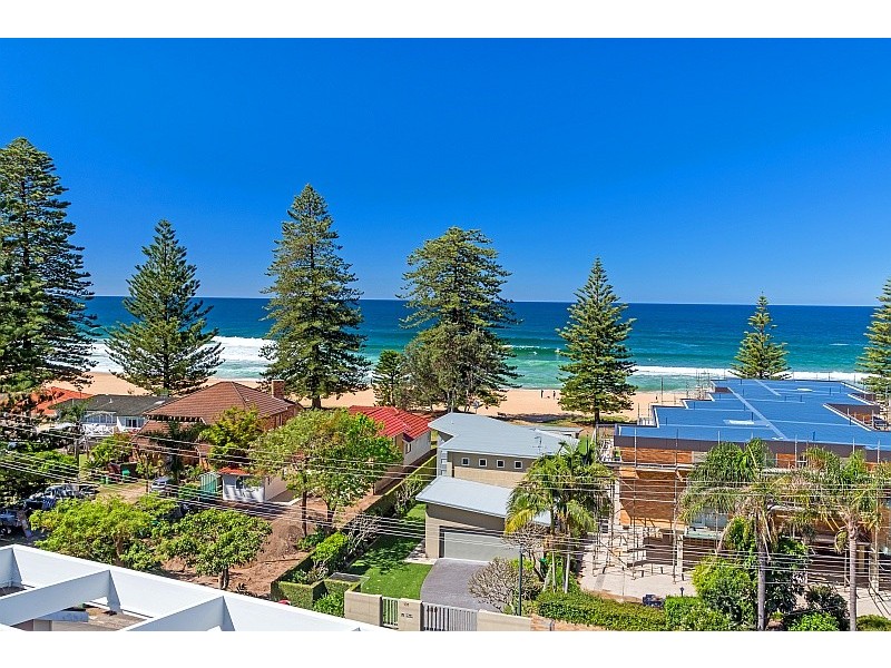 154 Avoca Drive, Avoca Beach NSW 2251
