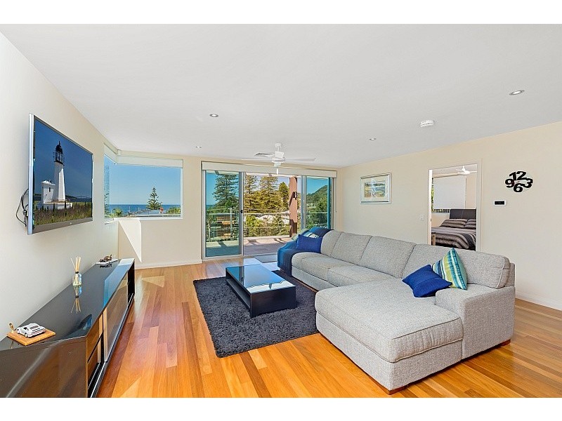 154 Avoca Drive, Avoca Beach NSW 2251