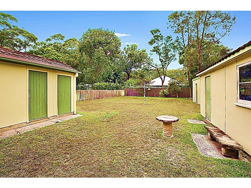 17 Emerald Avenue, Pearl Beach NSW 2256