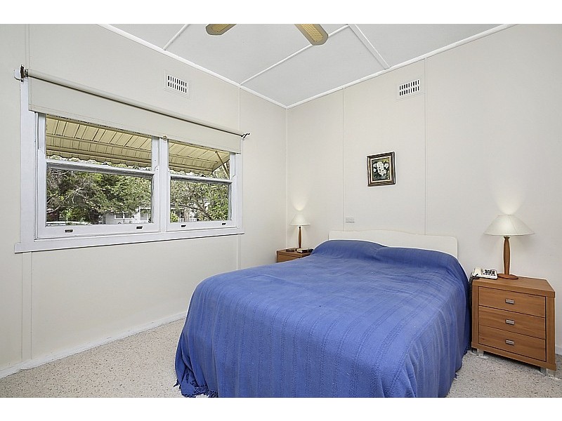 17 Emerald Avenue, Pearl Beach NSW 2256