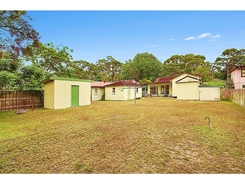 17 Emerald Avenue, Pearl Beach NSW 2256
