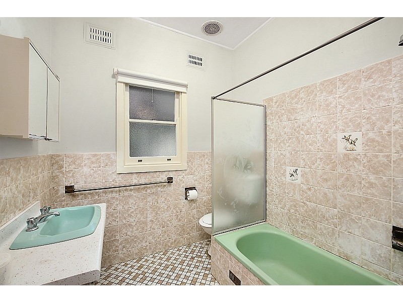 17 Emerald Avenue, Pearl Beach NSW 2256