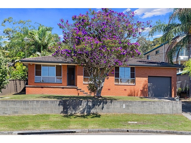 14 Henry Parkes Drive, Berkeley Vale NSW 2261