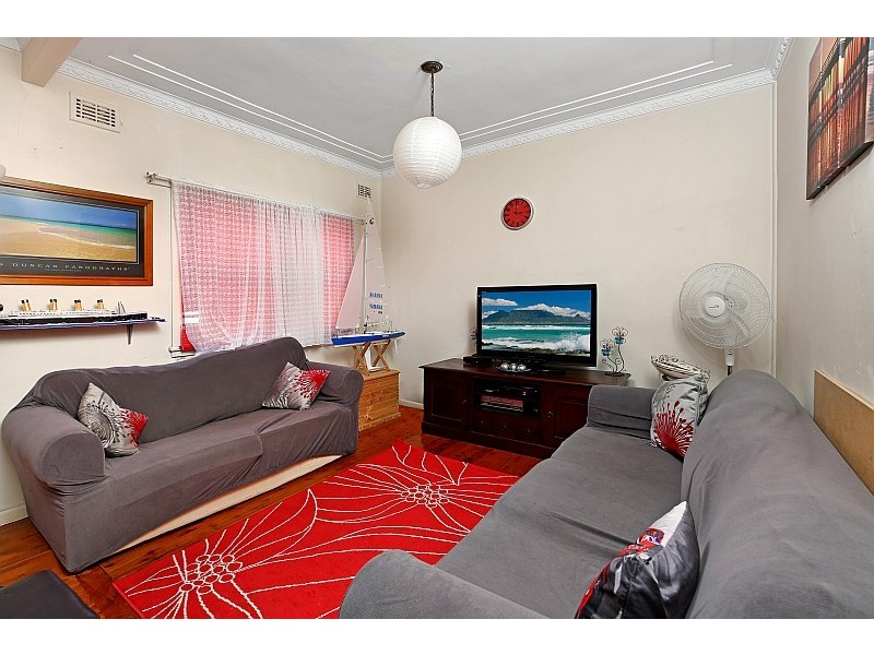 9 Bangalow Street, Ettalong Beach NSW 2257