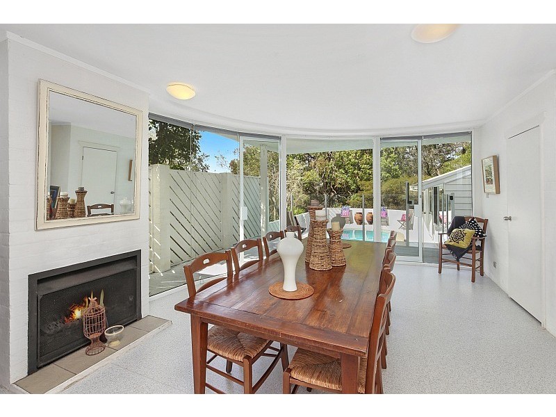 18 Beryl Boulevarde, Pearl Beach NSW 2256