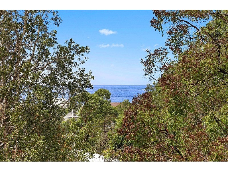 18 Beryl Boulevarde, Pearl Beach NSW 2256