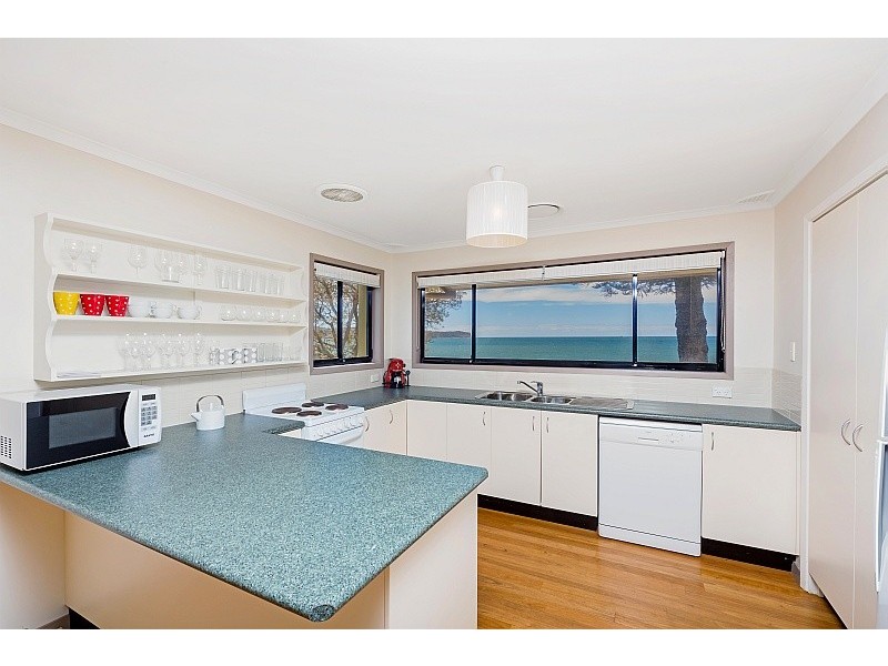 16 Coral Crescent, Pearl Beach NSW 2256