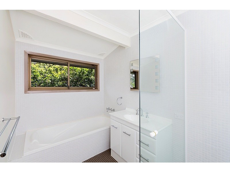 16 Coral Crescent, Pearl Beach NSW 2256