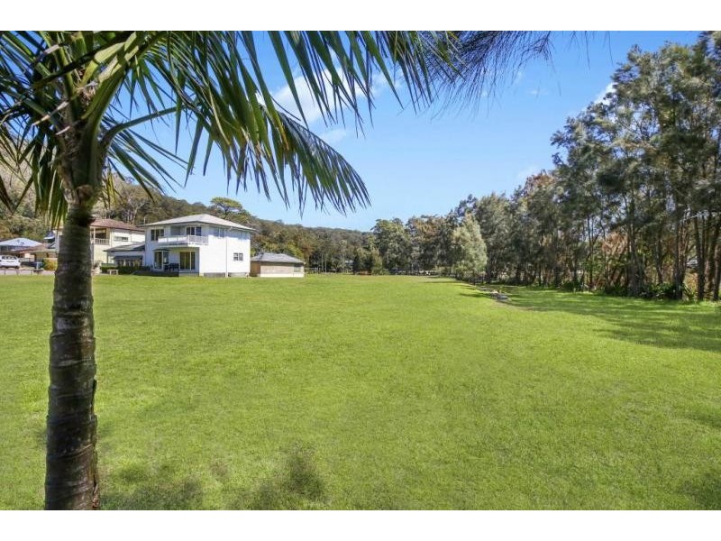 8 Berrima Crescent, Umina Beach NSW 2257
