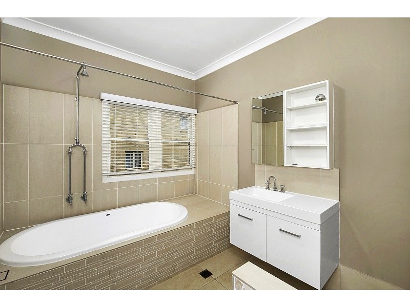 6 Emerald Avenue, Pearl Beach NSW 2256