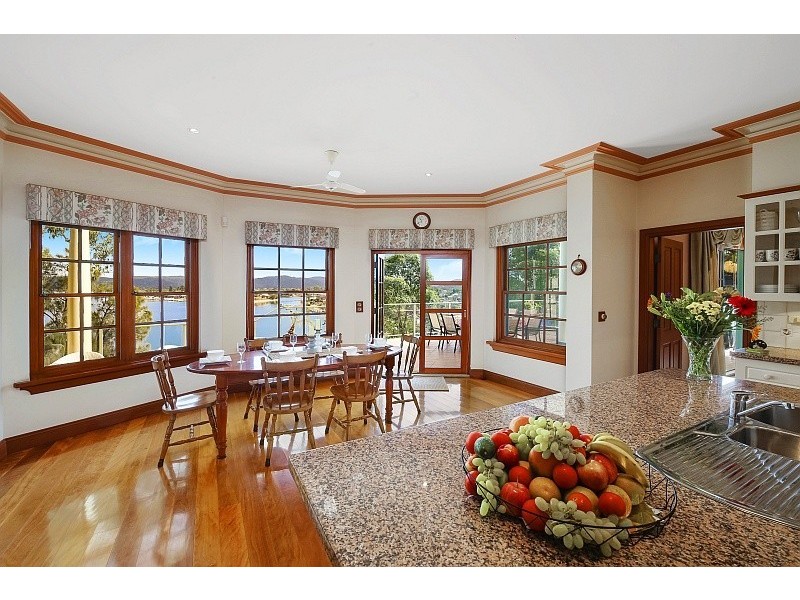 14 Daley Avenue, Daleys Point NSW 2257