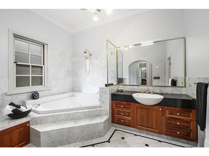 14 Daley Avenue, Daleys Point NSW 2257