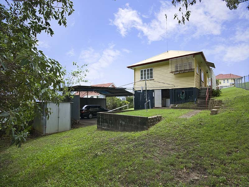 24 Taylor Street, Balmoral QLD 4171