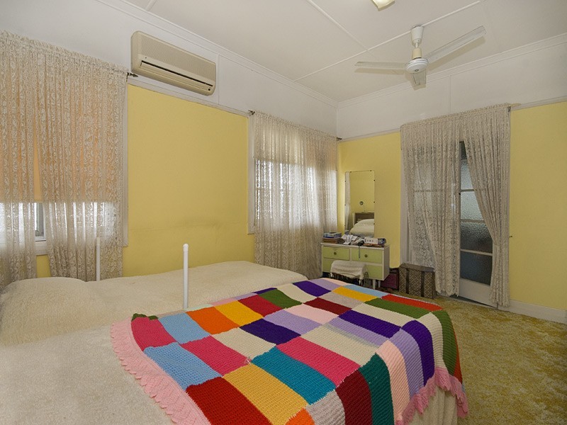 24 Taylor Street, Balmoral QLD 4171
