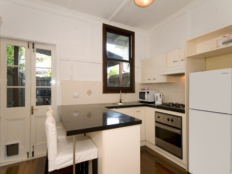 2/147 Merthyr Road, New Farm QLD 4005