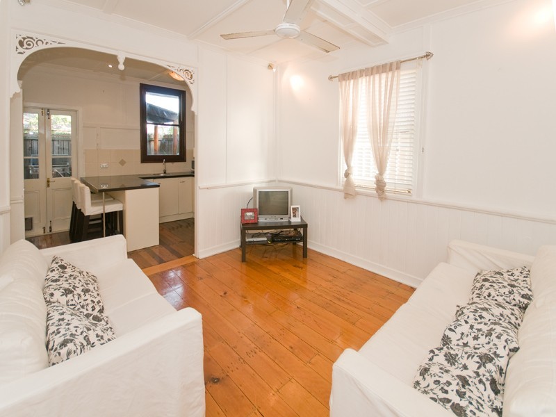 2/147 Merthyr Road, New Farm QLD 4005