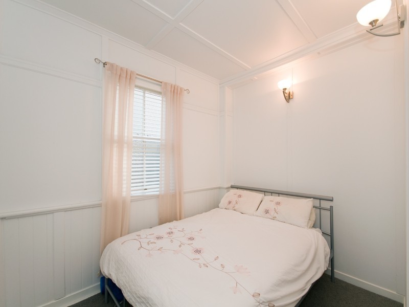 2/147 Merthyr Road, New Farm QLD 4005